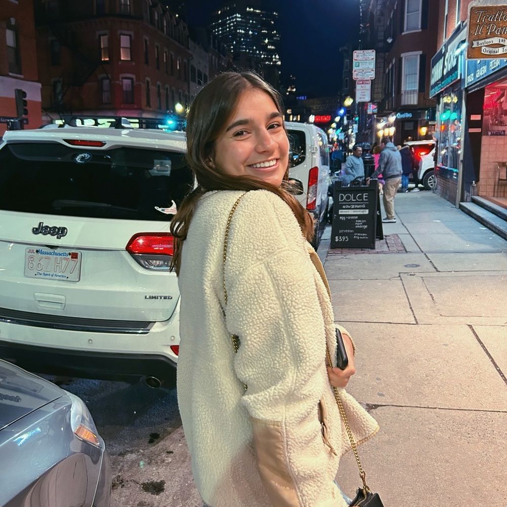 Meet your Posher, Leena